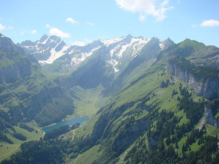 Vista del montaña Santis y el Lago Seealpsee